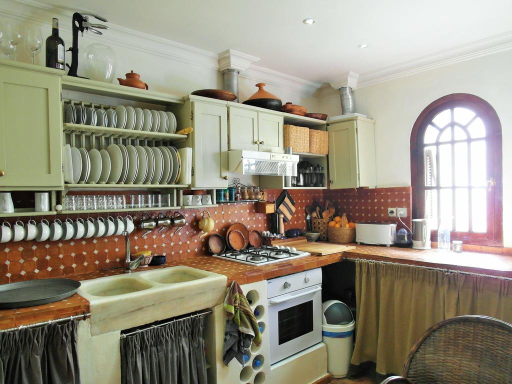 Christina'S House Bed and Breakfast Asilah Exteriör bild